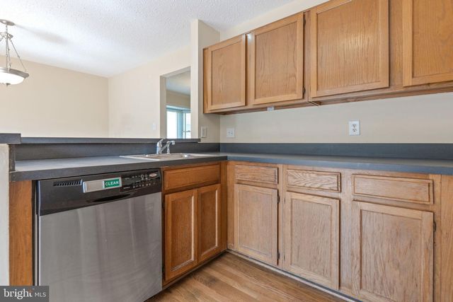 11557 HILL MEADE LN, Woodbridge, VA 22192