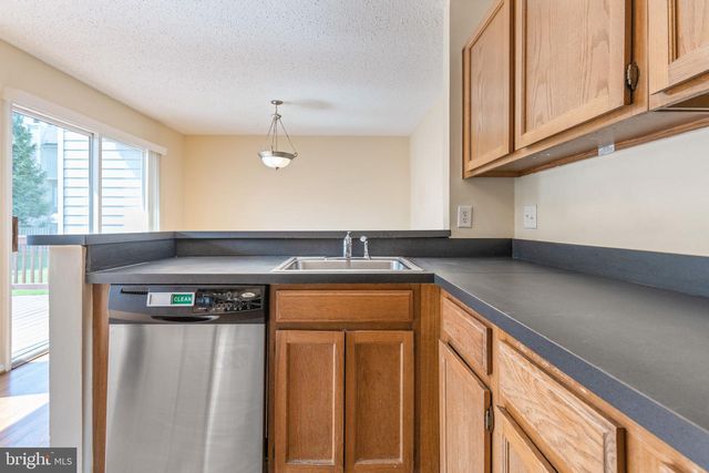 11557 HILL MEADE LN, Woodbridge, VA 22192