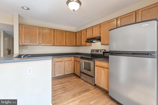 11557 HILL MEADE LN, Woodbridge, VA 22192