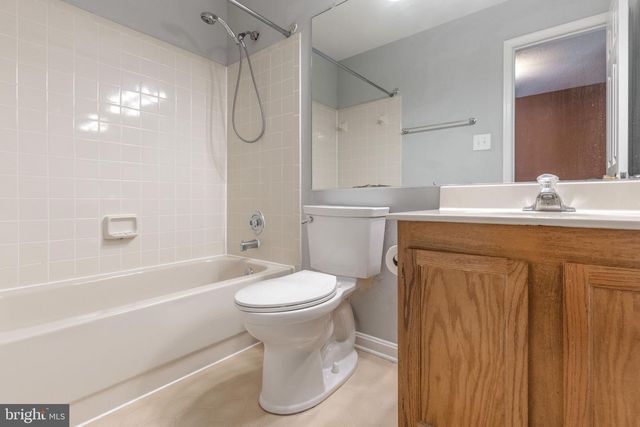 11557 HILL MEADE LN, Woodbridge, VA 22192
