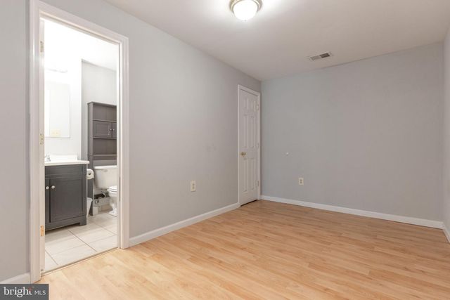 11557 HILL MEADE LN, Woodbridge, VA 22192
