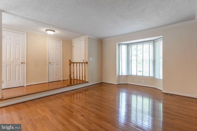 11557 HILL MEADE LN, Woodbridge, VA 22192