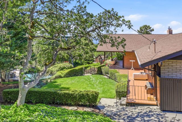 50 Mariposa Terrace, Medford, OR 97504