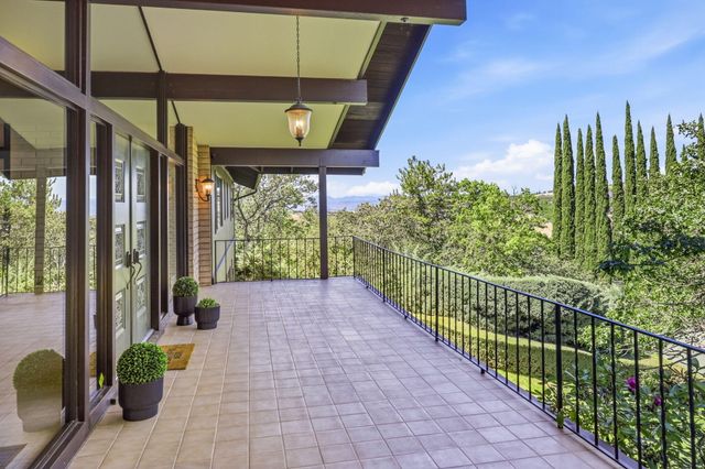 50 Mariposa Terrace, Medford, OR 97504