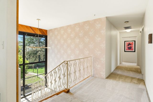 50 Mariposa Terrace, Medford, OR 97504