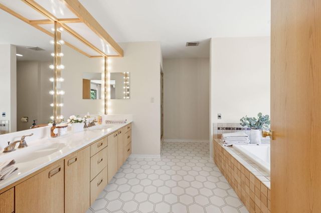 50 Mariposa Terrace, Medford, OR 97504
