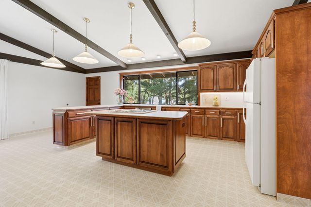 50 Mariposa Terrace, Medford, OR 97504