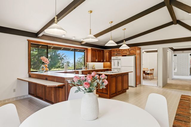 50 Mariposa Terrace, Medford, OR 97504