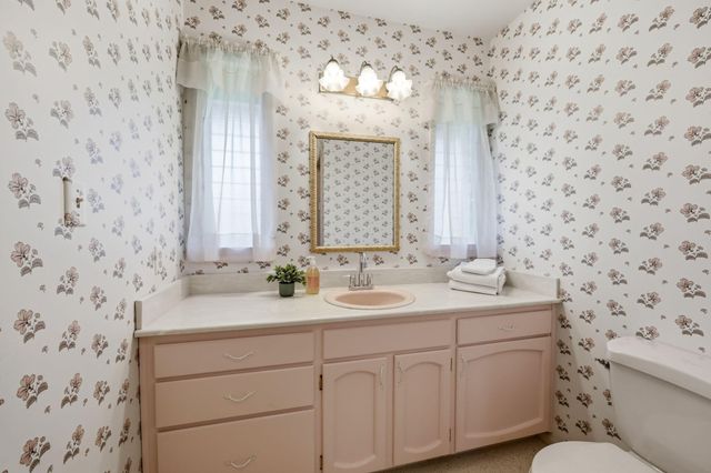50 Mariposa Terrace, Medford, OR 97504