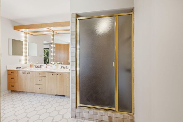 50 Mariposa Terrace, Medford, OR 97504