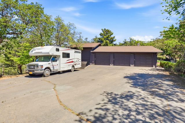 50 Mariposa Terrace, Medford, OR 97504
