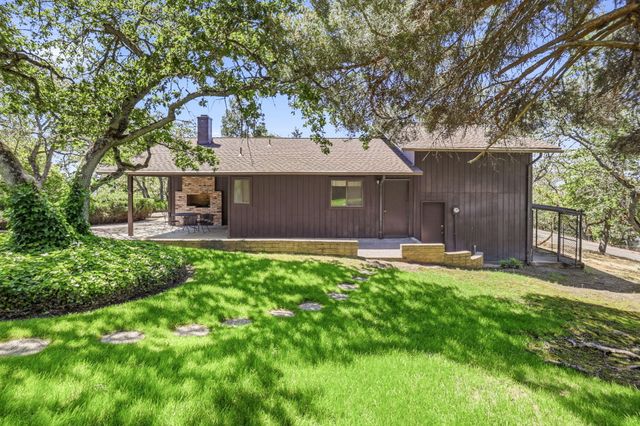 50 Mariposa Terrace, Medford, OR 97504