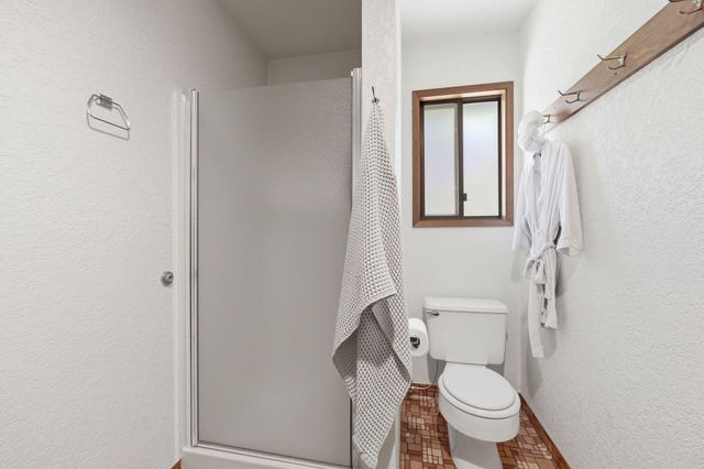 50 Mariposa Terrace, Medford, OR 97504