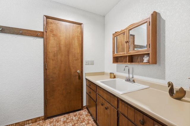 50 Mariposa Terrace, Medford, OR 97504