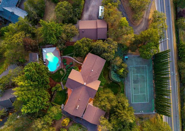 50 Mariposa Terrace, Medford, OR 97504