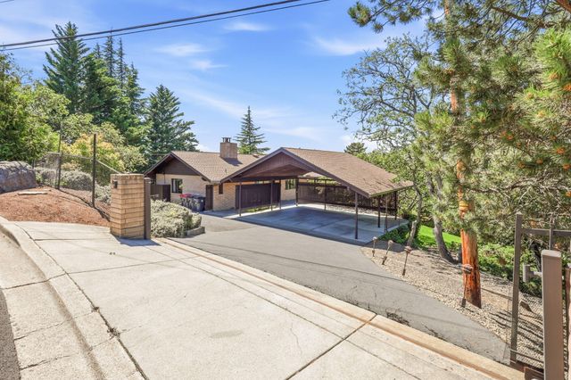 50 Mariposa Terrace, Medford, OR 97504