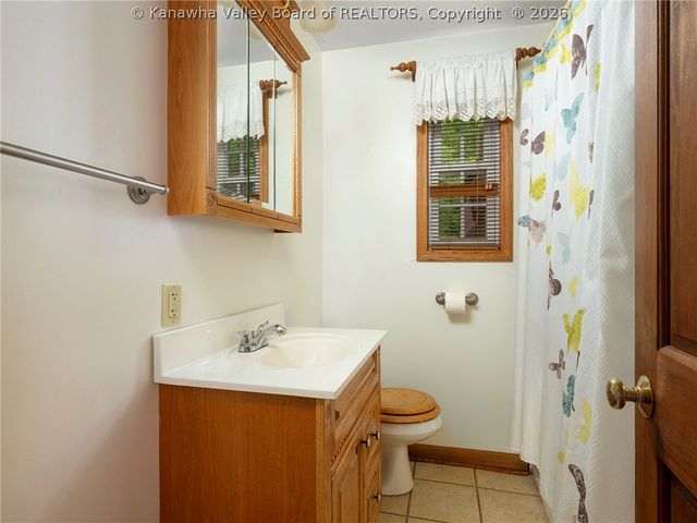 593 Garrison Avenue, Charleston, WV 25302