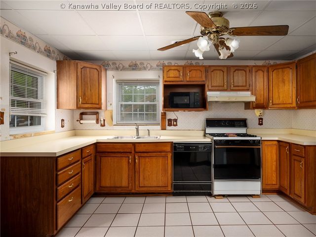 593 Garrison Avenue, Charleston, WV 25302