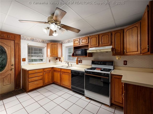 593 Garrison Avenue, Charleston, WV 25302
