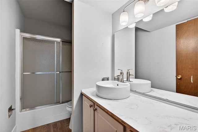 4294 Kay Lane 6, St Louis, MO 63123