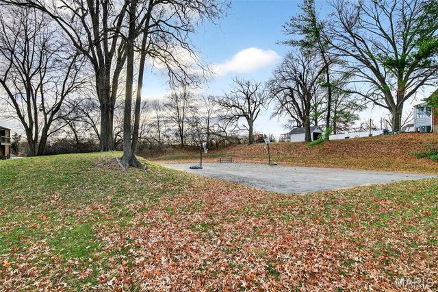 4294 Kay Lane 6, St Louis, MO 63123