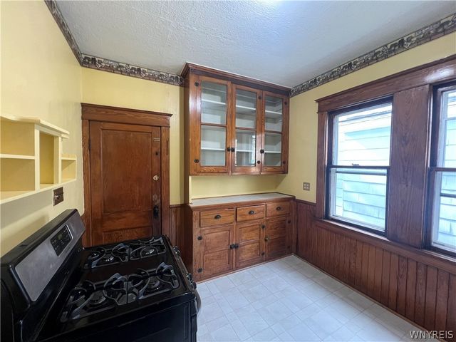 22 Edgewood Avenue, Buffalo, NY 14220