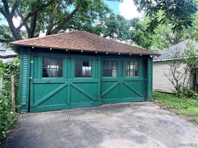 22 Edgewood Avenue, Buffalo, NY 14220