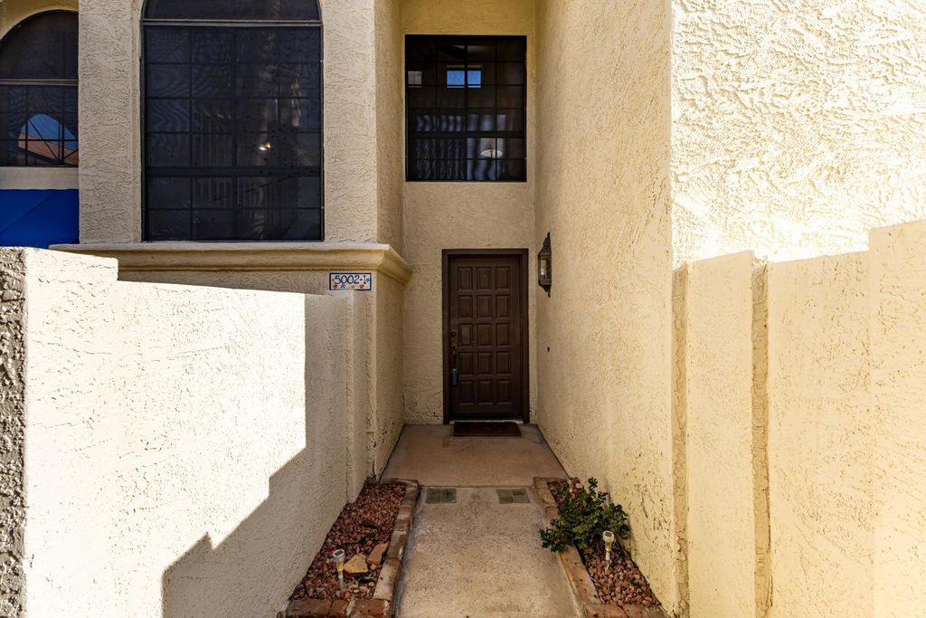 5002 E Siesta Drive Unit 1, Phoenix, AZ 85044