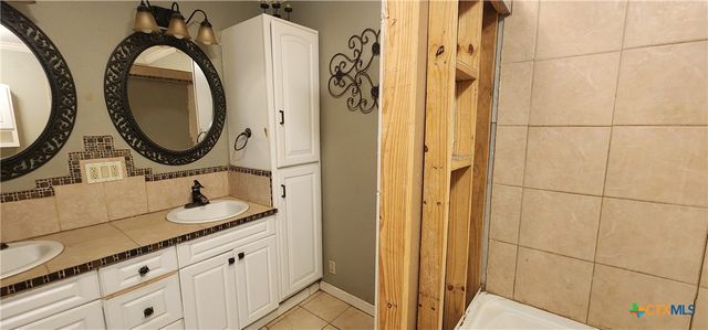 604 Davis Street, Edna, TX 77957