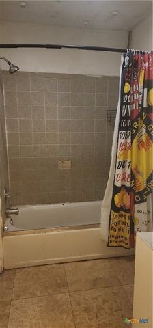 604 Davis Street, Edna, TX 77957