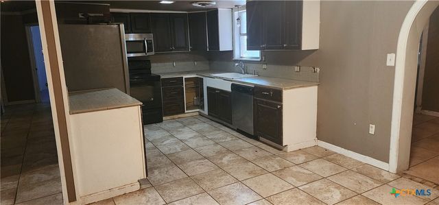 604 Davis Street, Edna, TX 77957