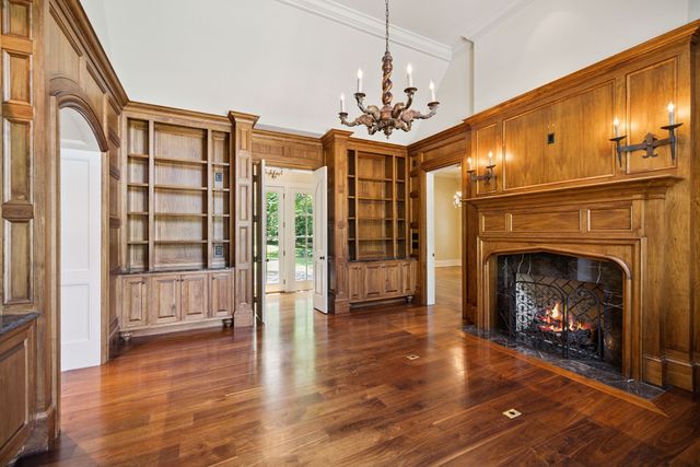 1011 Gateway Ln, Nashville, TN 37220