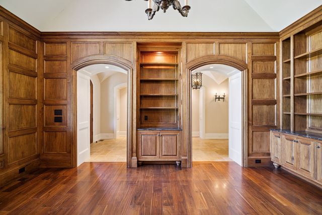 1011 Gateway Ln, Nashville, TN 37220