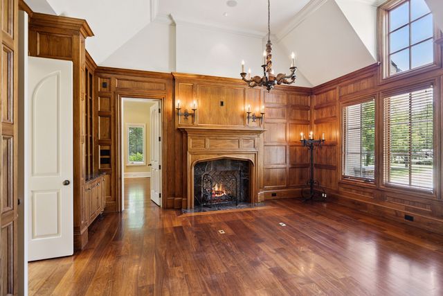 1011 Gateway Ln, Nashville, TN 37220