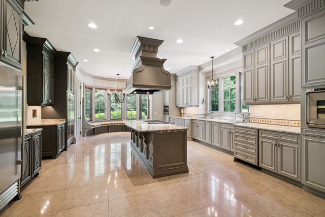 1011 Gateway Ln, Nashville, TN 37220