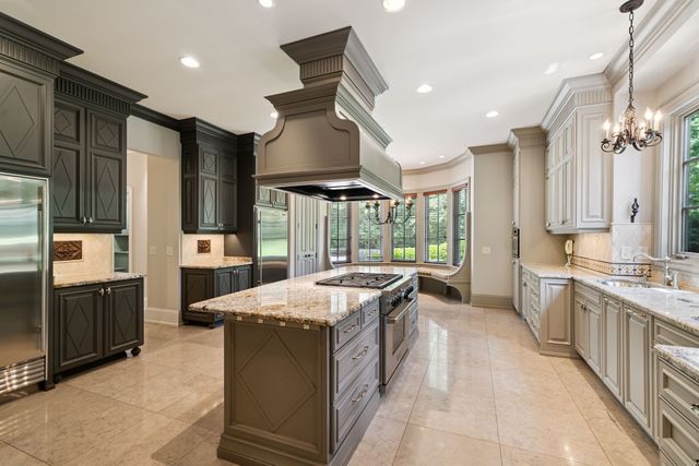 1011 Gateway Ln, Nashville, TN 37220