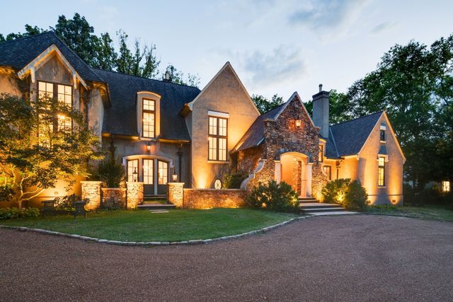 1011 Gateway Ln, Nashville, TN 37220