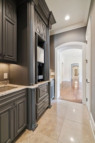 1011 Gateway Ln, Nashville, TN 37220