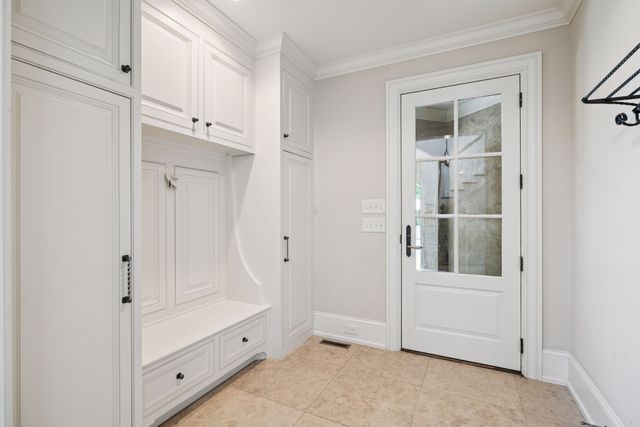 1011 Gateway Ln, Nashville, TN 37220