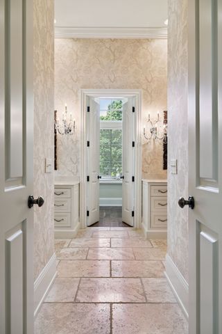 1011 Gateway Ln, Nashville, TN 37220