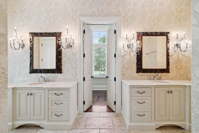 1011 Gateway Ln, Nashville, TN 37220