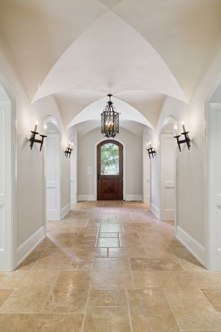 1011 Gateway Ln, Nashville, TN 37220