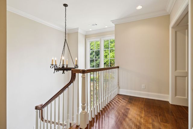 1011 Gateway Ln, Nashville, TN 37220