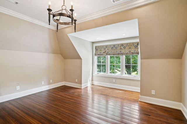 1011 Gateway Ln, Nashville, TN 37220