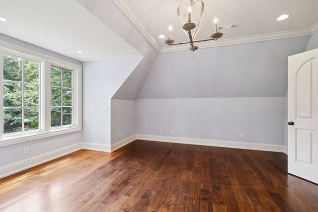 1011 Gateway Ln, Nashville, TN 37220