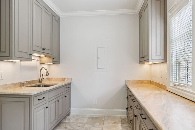 1011 Gateway Ln, Nashville, TN 37220