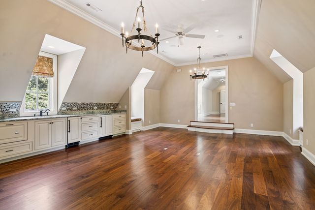 1011 Gateway Ln, Nashville, TN 37220