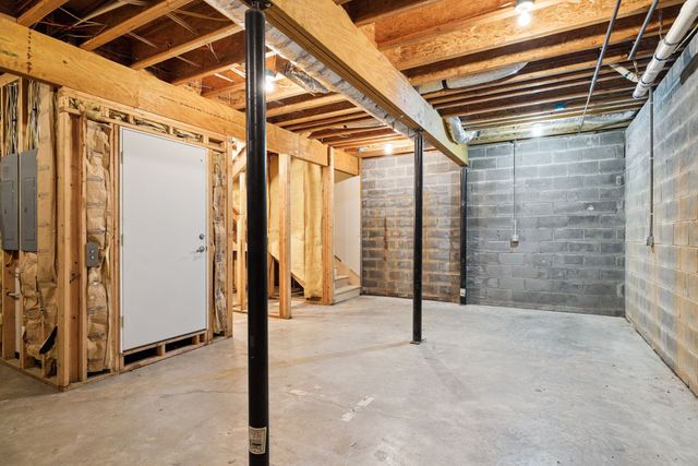 1011 Gateway Ln, Nashville, TN 37220