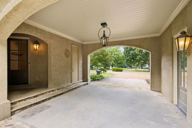 1011 Gateway Ln, Nashville, TN 37220