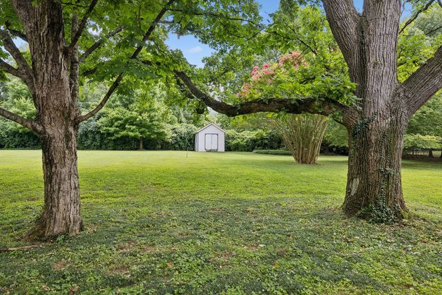 1011 Gateway Ln, Nashville, TN 37220